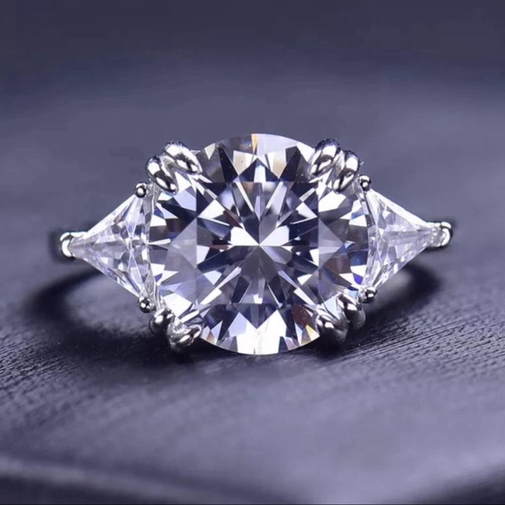 Silver 925 5CT Certified Lab Grown Moissanite Brilliant Cut Claws Size 6,5